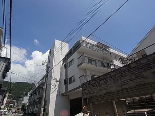 ベラ・ルーチェ岡本 4階建