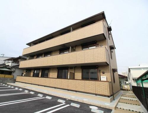 岡山県岡山市南区千鳥町 築8年1ヶ月 3階建