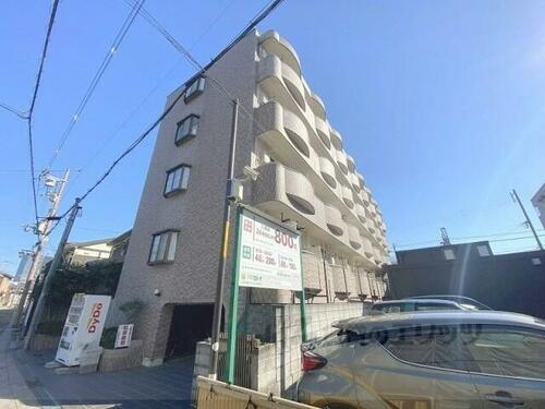 大阪府枚方市三矢町 4階建