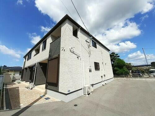 熊本県熊本市東区沼山津４丁目 2階建
