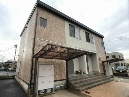 ファミーユ 2階建