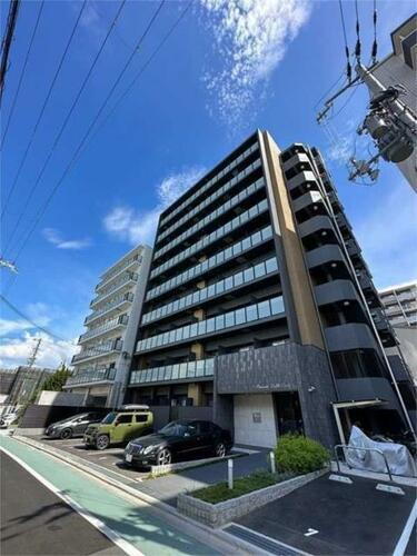 大阪府吹田市南吹田５丁目 9階建