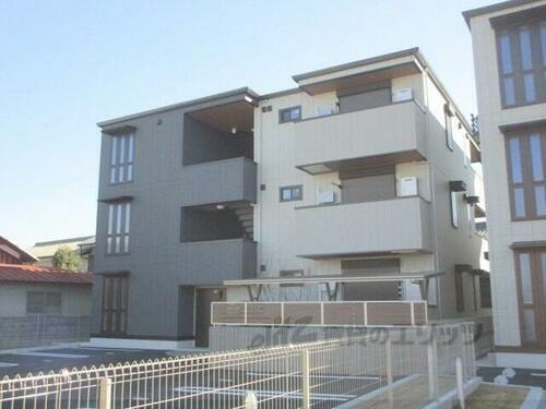 滋賀県栗東市安養寺６丁目 築0年12ヶ月 3階建