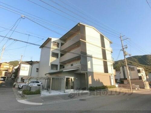 京都府京都市山科区小山北林町 4階建 築5年1ヶ月