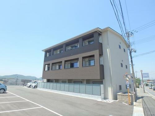 兵庫県小野市王子町 3階建 築6年5ヶ月