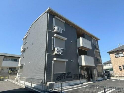 滋賀県大津市大萱６丁目 3階建
