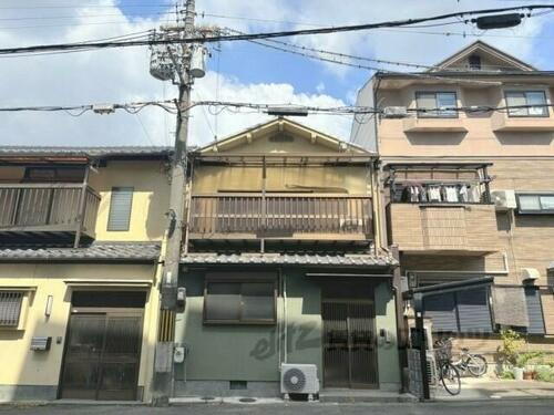 京都府京都市左京区粟田口鳥居町 2階建