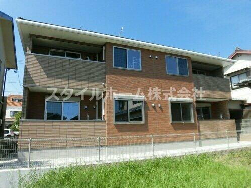 ニューシャルム 2階建