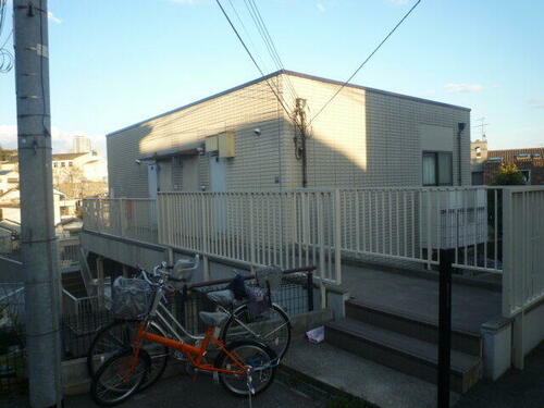 大倉山ハイツＣ棟 3階建
