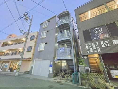 マーベラス香里 4階建