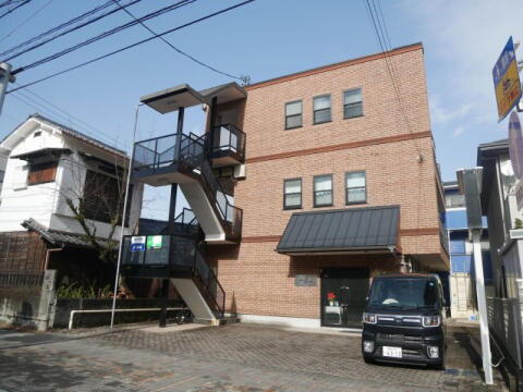 ベルメゾン水落 3階建
