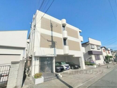 奈良県奈良市三条添川町 3階建