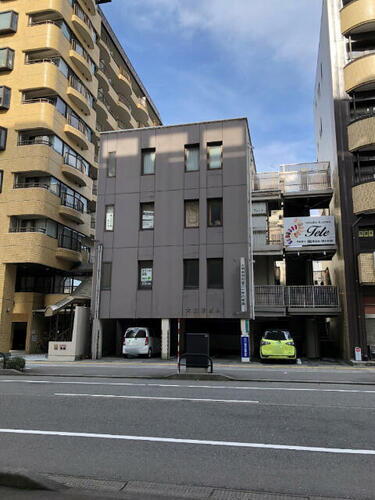 大間知ビル