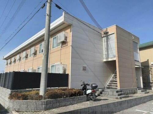 滋賀県彦根市東沼波町 2階建