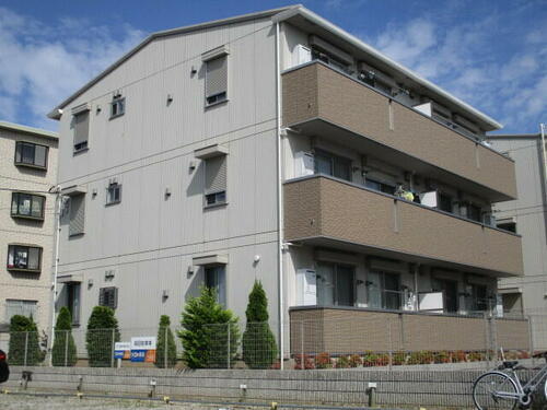 クラージュ 3階建