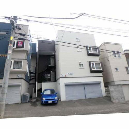 アローハイム 3階建