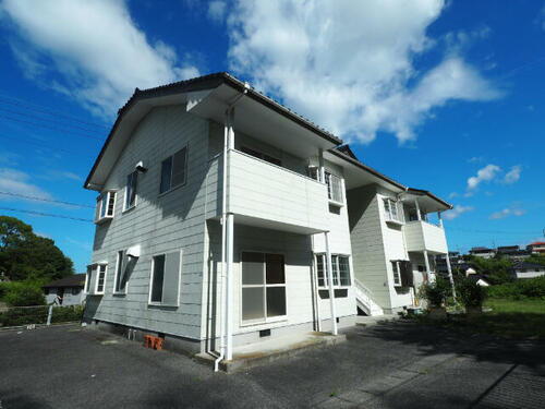 丘ハイツ 地上2階地下2階建