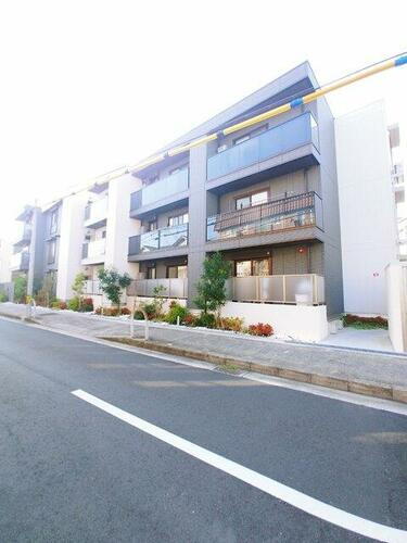 大阪府茨木市蔵垣内２丁目 築4年10ヶ月 3階建