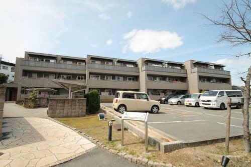 ボナール西山台 3階建