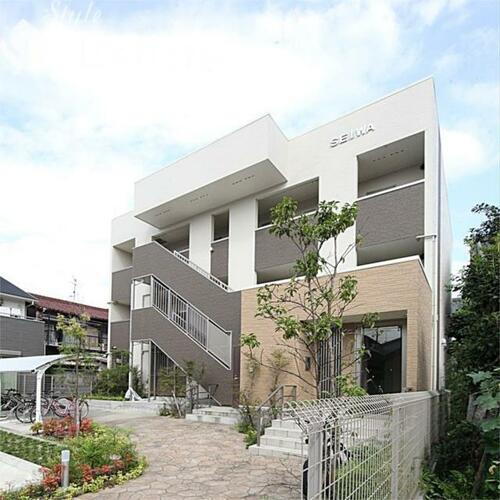 愛知県名古屋市守山区新城 3階建