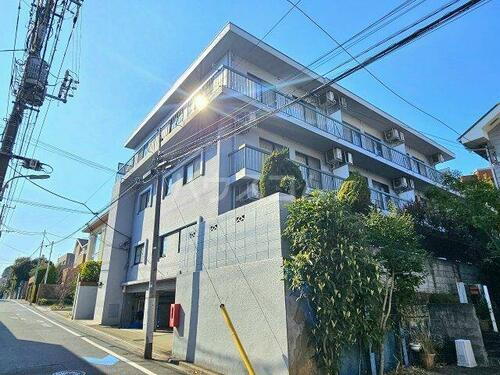東京都大田区田園調布２丁目 地上3階地下1階建