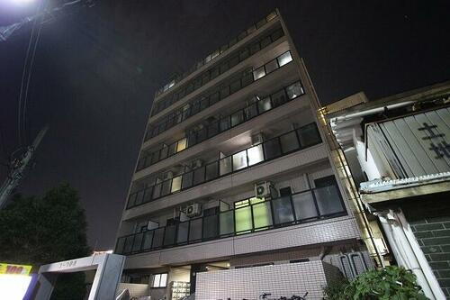 兵庫県伊丹市中央２丁目 8階建