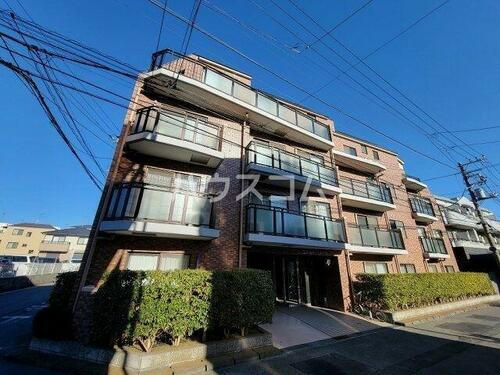 ヴァルトリーベ 4階建