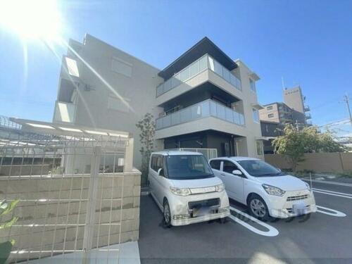 大阪府寝屋川市寝屋１丁目 築2年8ヶ月 3階建