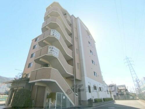 京都府京都市山科区音羽珍事町 6階建