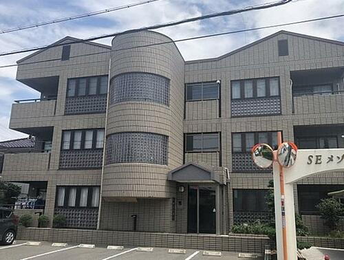 兵庫県加古川市平岡町新在家 3階建