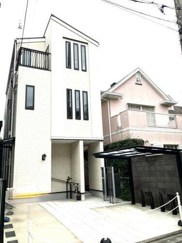 東京都世田谷区深沢２丁目 3階建 築4年