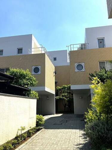 コートヒル 4階建