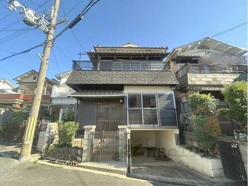 大阪府枚方市養父丘２丁目 2階建