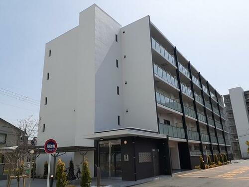 兵庫県伊丹市池尻７丁目 5階建