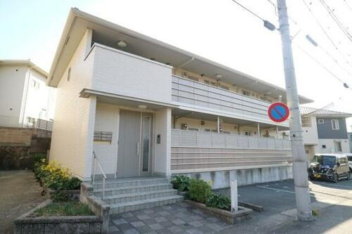 プランドール中道　Ｂ棟 地上2階地下2階建