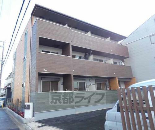 京都府京都市南区吉祥院石原町 3階建