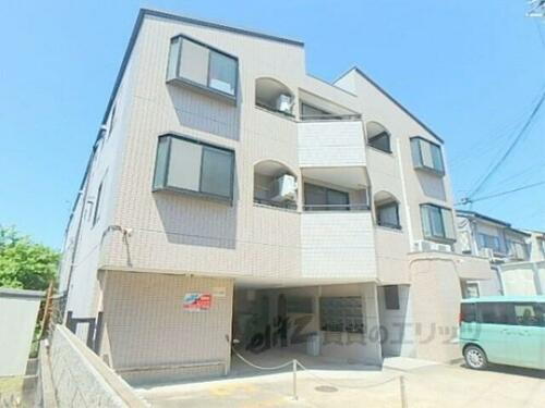 京都府京都市山科区厨子奥尾上町 3階建