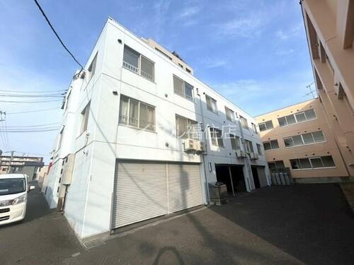 クローバー月寒西 3階建