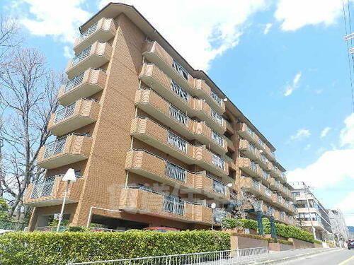 大阪府池田市緑丘１丁目 6階建