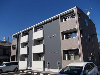 広島県呉市広駅前２丁目 3階建