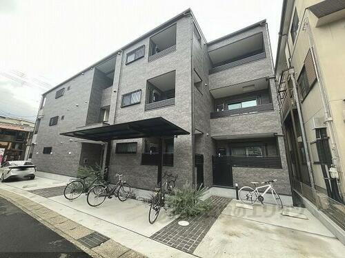 京都府京都市山科区厨子奥尾上町 3階建 