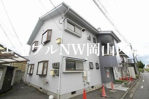 シティパレス西崎 2階建