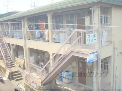 京都府京都市山科区西野山中畑町 2階建