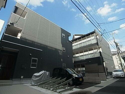 兵庫県神戸市兵庫区駅南通３丁目 3階建