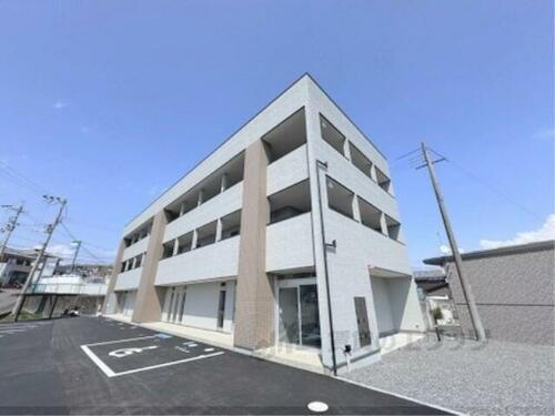 滋賀県大津市黒津２丁目 3階建