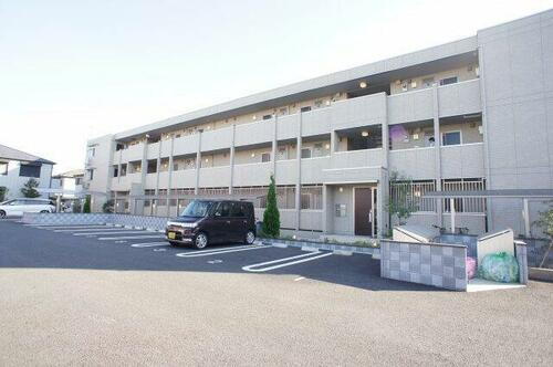 ハピネス　ストーム 3階建