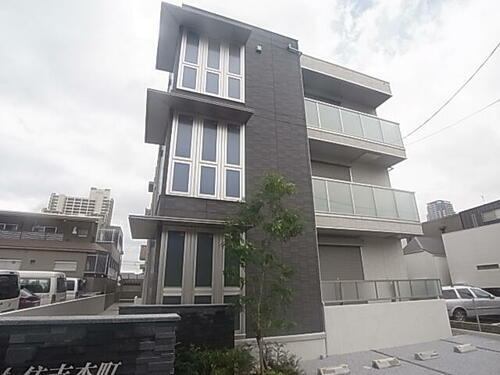 兵庫県神戸市東灘区住吉本町１丁目 3階建