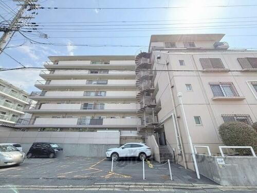 メゾン深草 7階建