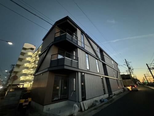 兵庫県姫路市東延末２丁目 3階建