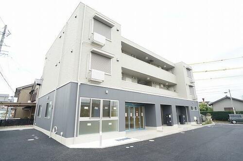 アルバグランデ桑名東方 3階建